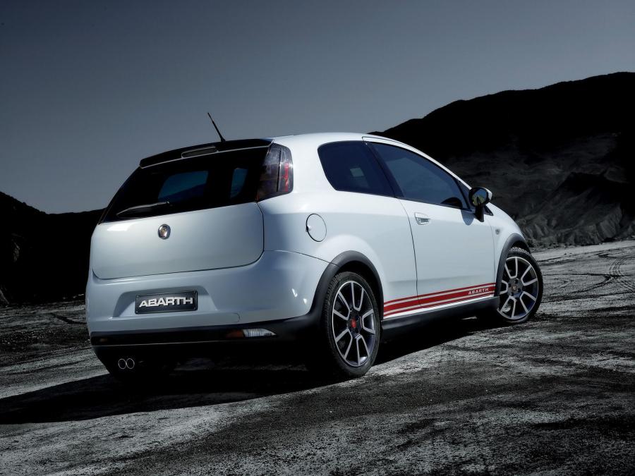  Fiat Grande Punto Abarth 2007 года  (фото 40 из 67)